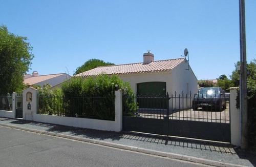 Saint-Hilaire-de-Riez House | House with Private Heated Pool, Near Beach and Forest