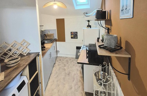 Salies-de-Bearn House | House with fenced exterior and garage 2 steps from the spa. 2 adults/1 child