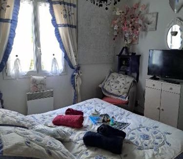 Sollies-Toucas House | ICI et MAINTENANT Chambres chez l'Habitant