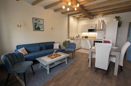 Julienne Bed & Breakfast | Ideal for families, couples and relaxing holidays, swimming pool, quiet, authentic.