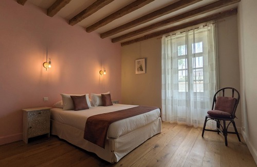 Julienne Bed & Breakfast | Ideal for families, couples and relaxing holidays, swimming pool, quiet, authentic.