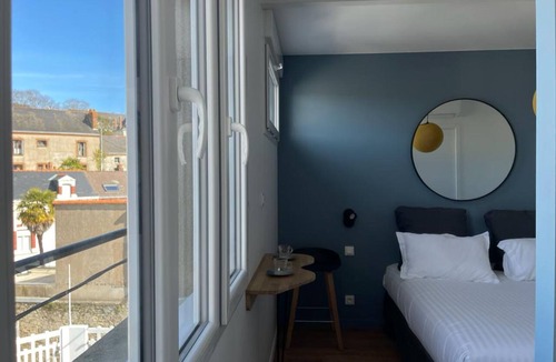 Cholet Apartment | Ideally located, quiet apartment (courtyard side), new, air-conditioned and equi
