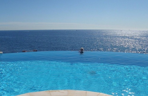 Le Trayas Apartment | In a residence by the water, 2 rooms, sleeps 4 to 5, sunny, seaside view