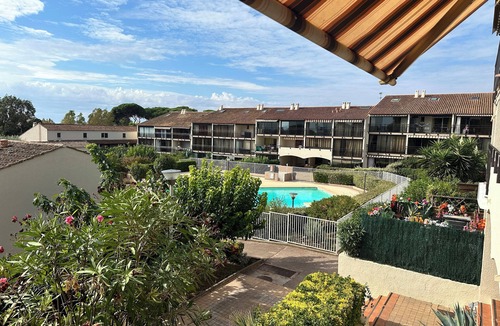 Tamaris Apartment | In private residence les jardins d'alizarines with swimming pool close to sea shops