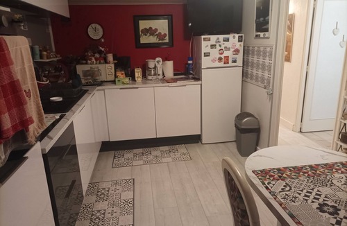 Brive-la-Gaillarde Apartment | In the flower garden