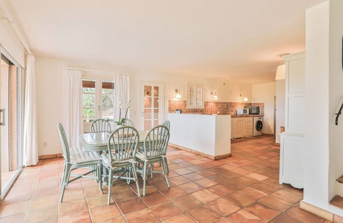 La Croix-Valmer House | In the heart of the hill, facing the sea