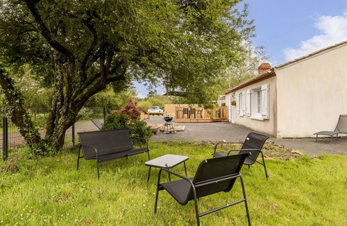 Bourgneuf-en-Retz Cottage | Independent Cottage with Garden and Wifi, 12 km from Beaches