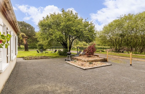 Bourgneuf-en-Retz Cottage | Independent Cottage with Garden and Wifi, 12 km from Beaches