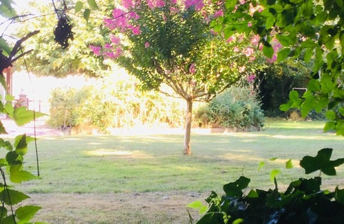 Cravans Villa | Inviting 6-Bed Farmhouse