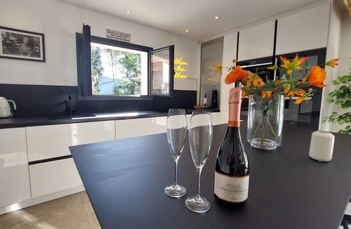 Roquefort-les-Pins Villa | JdV Holidays Villa Hellébore, newly-refurbished, walking to village and shops
