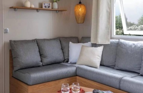 Hostens House | Jerry" mobile home in the heart of the pony club