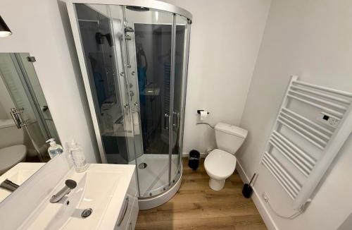 Bazouges-la-Perouse Apartment | Joli Cocon au Cœur de la Petite Cité de Caractère
