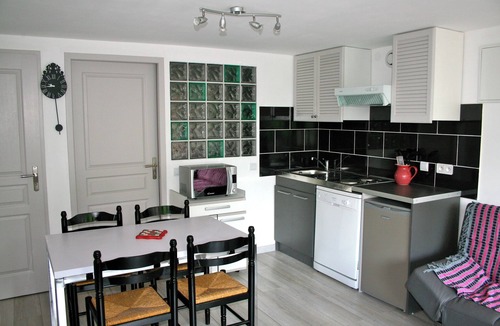 Hasparren Apartment | JOLI T2 Pays Basque for vacations or cures near Cambo les Bains (10mm)