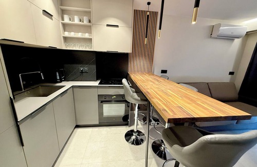 Juan-les-Pins Apartment | Juan les Pins - Apartment for 2 people - Wifi & Parking