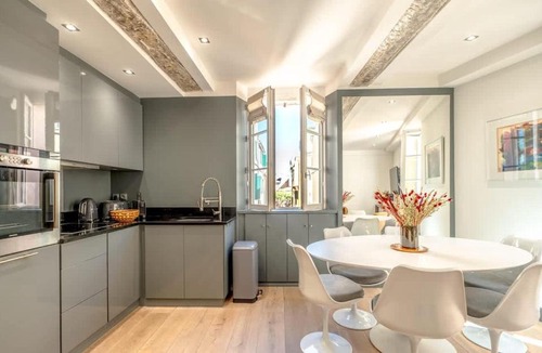 Old Town Apartment | Kelly's Nest l Heart of Town l Shellter Rentals