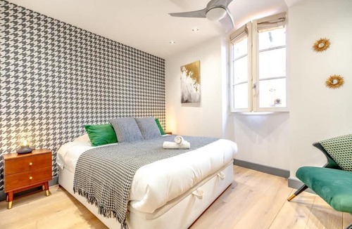 Old Town Apartment | Kelly's Nest l Heart of Town l Shellter Rentals