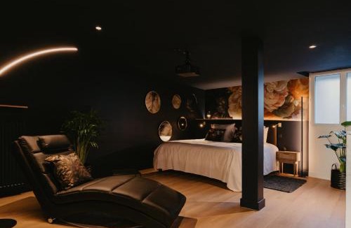 Clisson Apartment | L'alcôve Clisson-Love room- Gîte Romantique-SPA