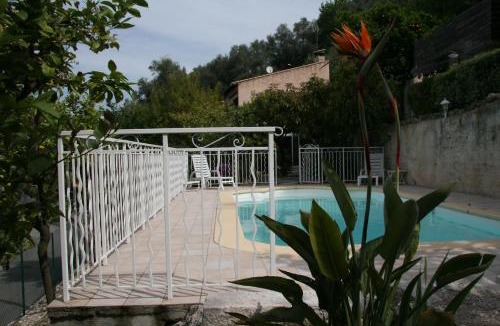 Castellar House | L'Aleandra