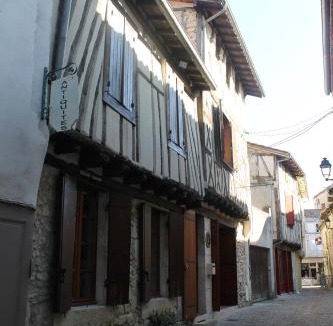 Casteljaloux Apartment | L' Ancien Relais de Poste - Margot