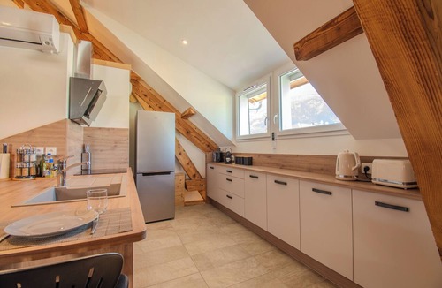 Cluses Apartment | ✨ L'Ecrin Précieux – Air Conditioning, Spa, Sauna, 2 Master Suites & Fitness Area