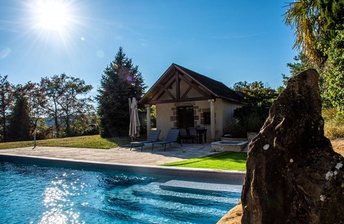 Astaillac House | L'Eden de Georges - relaxation with heated pool and private out-door escape range