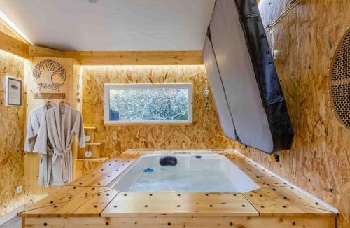 Pompejac Apartment | L'Escale Sud Gironde - Séjour en amoureux avec jacuzzi privatif - Piscine - Massage Traiteur & Brunch possibles