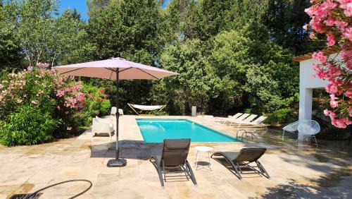 Lorgues Villa | La Bastide Blanche Magnifique villa 5 étoiles 5 chambres et piscine privée sur 6500 m VAR