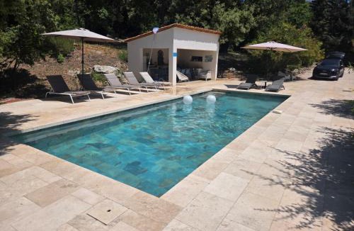 Lorgues Villa | La Bastide Blanche Magnifique villa 5 étoiles 5 chambres et piscine privée sur 6500 m VAR
