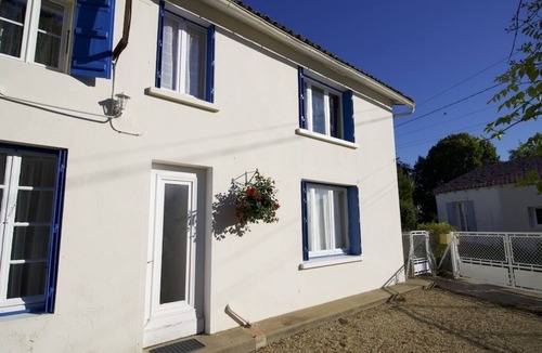 Saint Germain du Seudre Cottage | La Bigorre Well Cottage - family friendly, heated pool, 30 mins to great beaches