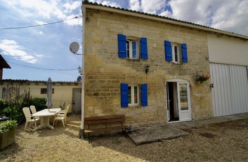 Saint Germain du Seudre Cottage | La Bigorre Stables - family friendly, heated pool, 30 mins to gorgeous beaches