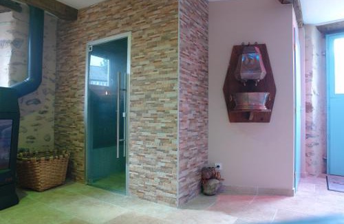 Escoubes-Pouts Bed & Breakfast | La Bigourd'in