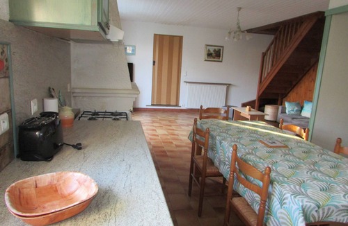 Le Gua House | La Brise Marine vacation home with heated pool near Royan