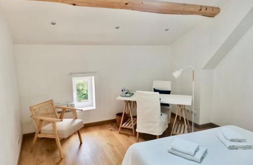 Sauveterre-Saint-Denis Bed & Breakfast | La Canolière - Chambre d'hôtes Augustin