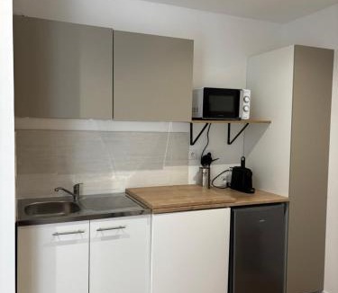 Sollies-Ville Apartment | La Cigalière 2 charmant T2 avec terrasse dans villa