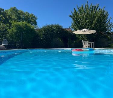 Saint-Romain House | La Colline de Tilleul - Les Deux Puits - Cosy Cottage with swimming pool near Aubeterre
