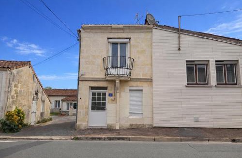 Jonzac Apartment | La Détente Jonzacaise Élégant Cocon