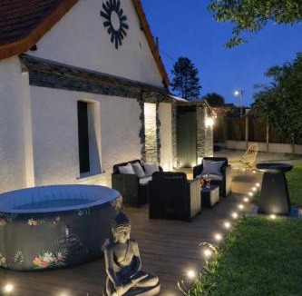 Chaon House | La Demeure du Faon en cœur de Sologne 10mn Lamotte-Beuvron, gîte de charme avec jacuzzi et piscine , proche Center Parc Beauval Châteaux de la Loire Orléans