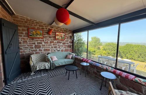Lagleygeolle House | La jolie maison en grès rouge