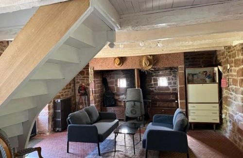 Lagleygeolle House | La jolie maison en grès rouge