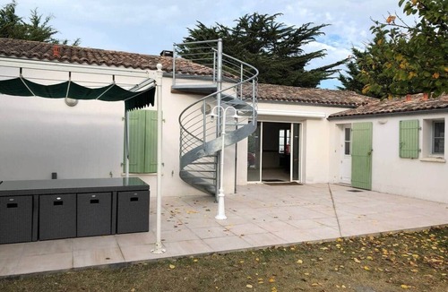 Ile-d'Aix Villa | La Léinade - Spacious Family Villa