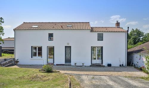 Saint-Philbert-de-Grand-Lieu House | La Mini Résidence AKWABA