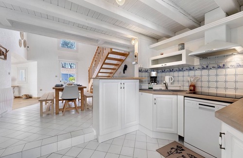 La Tranche-sur-Mer House | La Maison des Bouchots – the sea at the end of the street!