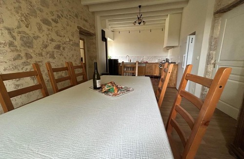 Montreal House | La Maison des Roses, for 4 to 11 people, Condom, Gers