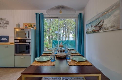 L'Epine House | La Maison, ★ L'her beau d'hier 3-bedroom house (sleeps 8) 300m from the beach ★