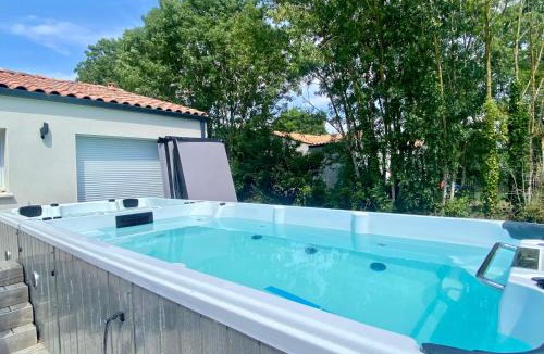 Saint-Sauveur-d'Aunis House | La Maison Moderne - 6 pers - SPA - Piscine
