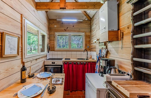 Saint-Symphorien Cabin | La Palombière – A Cozy Cabin for Ultimate Relaxation and Forest Views