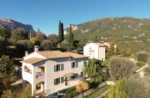 Le Bar-sur-Loup Apartment | LA PASCALINE - LOCATIONS-06 - FLAT IN VILLA ON TEH FRENCH RIVIERA