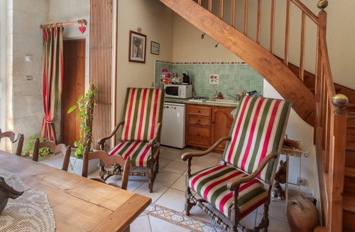 Thorigne Bed & Breakfast | La Romantique Guest Room with Shared Pool and Air Conditioning
