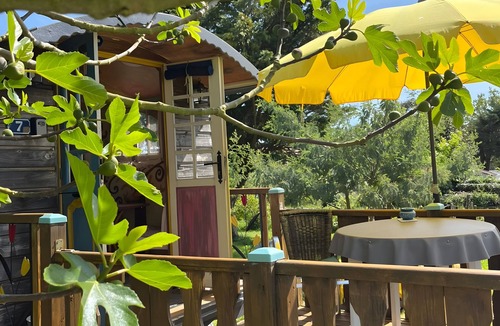 Bourgneuf-en-Retz House | La Roulotte Daninas: Private Terrace, Garden, and Wi-Fi in Bourgneuf en Retz