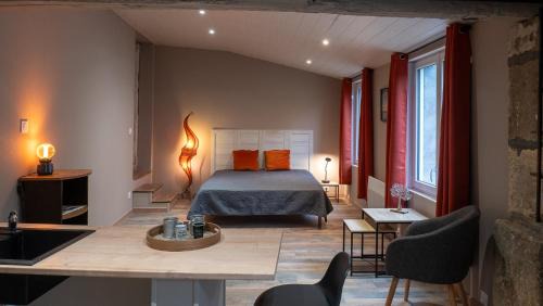 Louzac-Saint-Andre Apartment | La Salamandre Enchantée